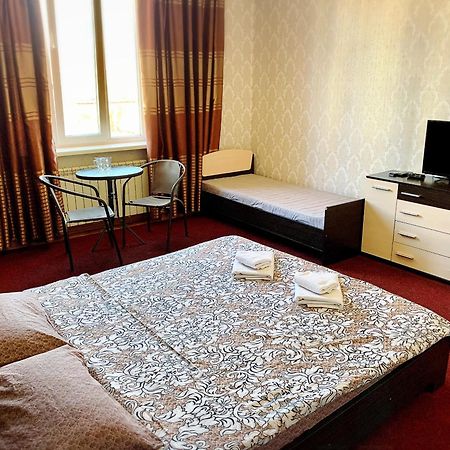 Mini-Hotel Sakvoyage Chernivtsi Ngoại thất bức ảnh